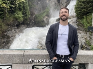 aronmusclesman cams