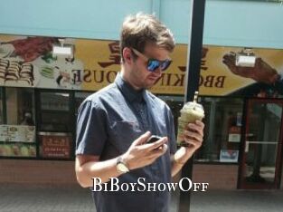 BiBoyShowOff