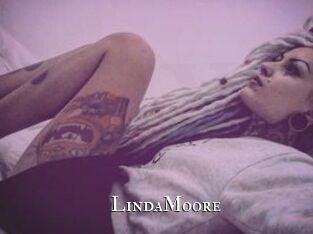 Linda_Moore