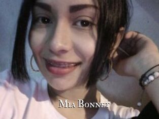 Mia_Bonnet