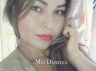 Mia_Daniels