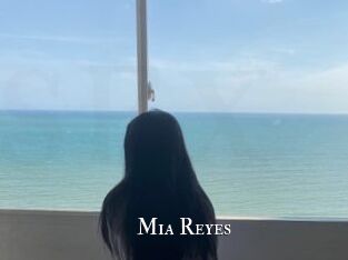 Mia_Reyes
