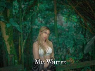 Mia_Whitee