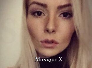 Monique_X