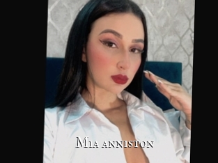 Mia_anniston