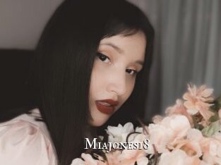 Miajones18