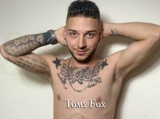 Tomy_Fox